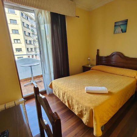 Pensión Residencia Buenos Aires Vigo Exterior foto