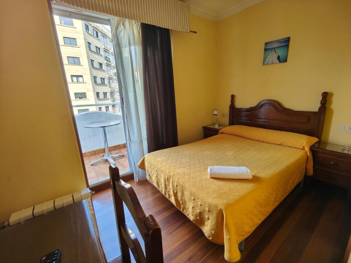 Pensión Residencia Buenos Aires Vigo Exterior foto