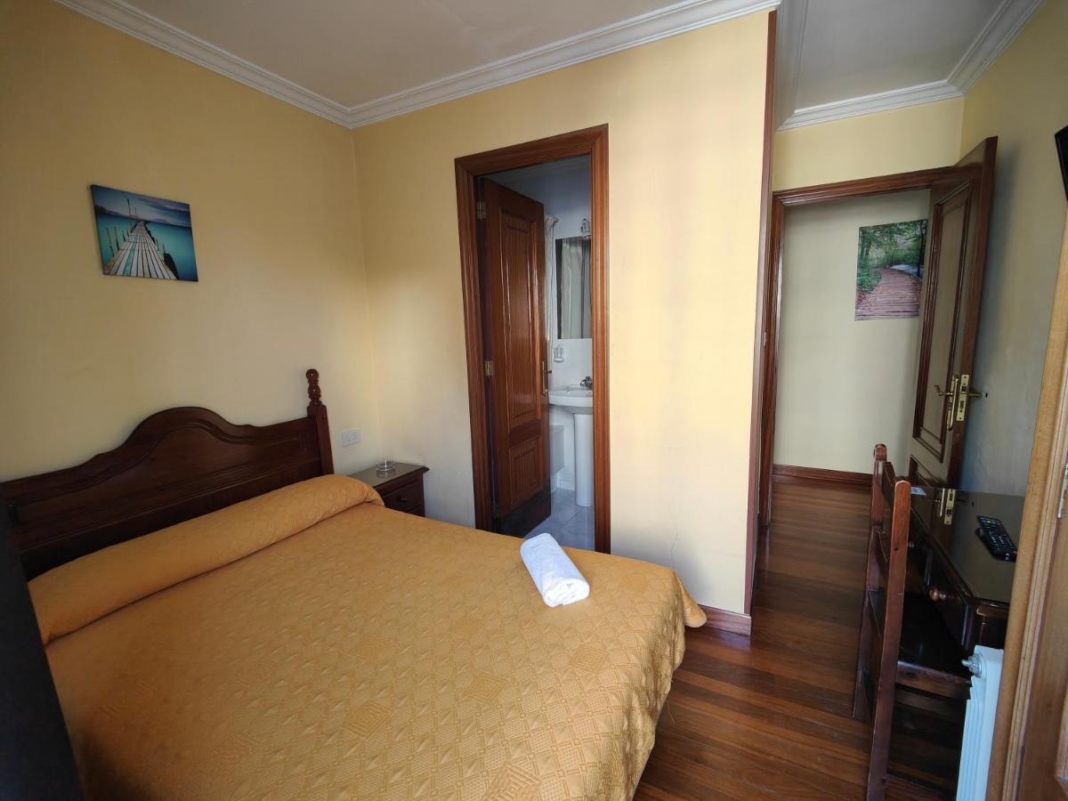 Pensión Residencia Buenos Aires Vigo Exterior foto