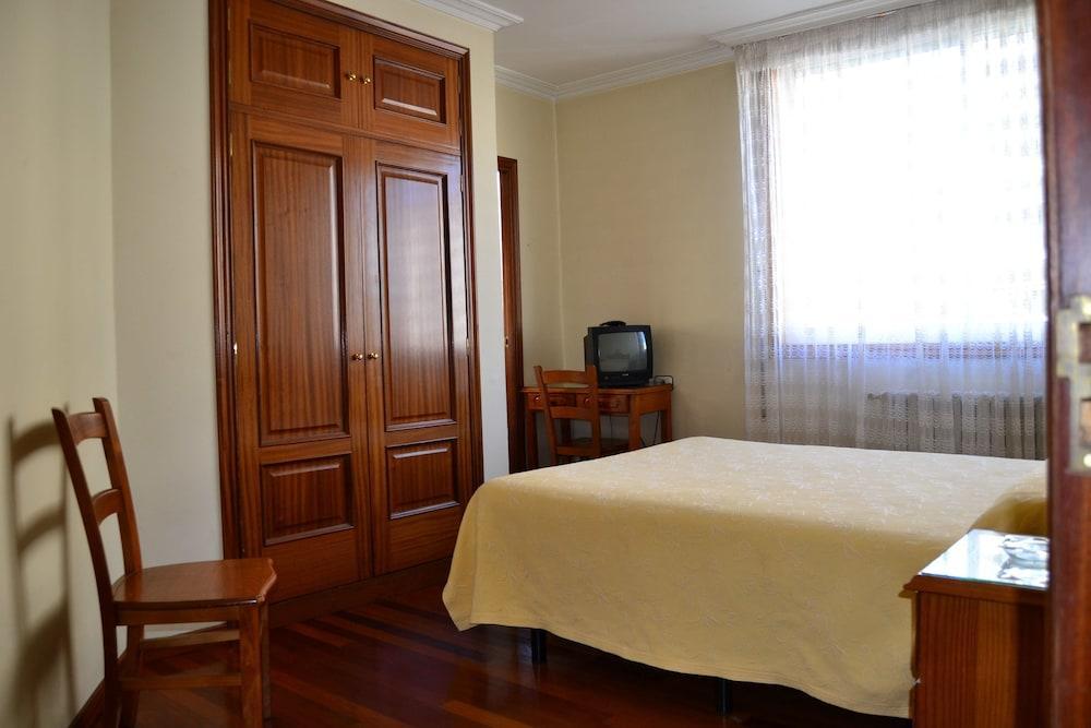 Pensión Residencia Buenos Aires Vigo Exterior foto
